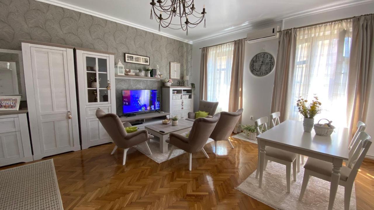 Old Town Apartment Ana Sibiu Esterno foto